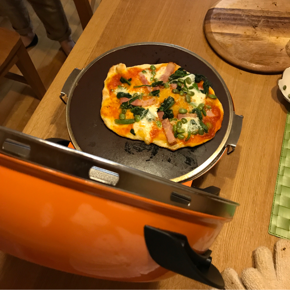 FUKAI さくさく石窯ピザメーカーFPM-160でピザを焼いてみた様子 